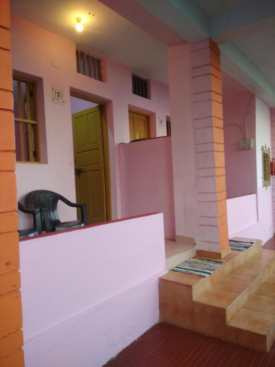 ארמבול Om Ganesh Naik Guest House מראה חיצוני תמונה